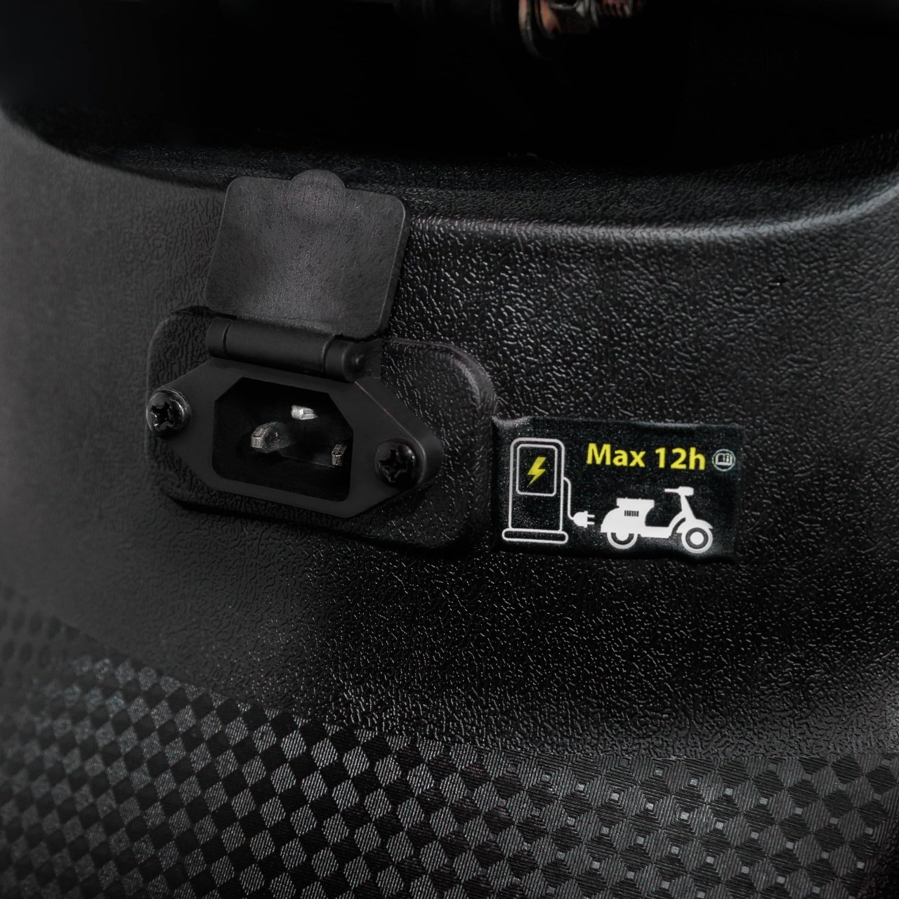 Scuter Electric 2025, 2000W, Fără Permis, Autonomie până la 80 km3