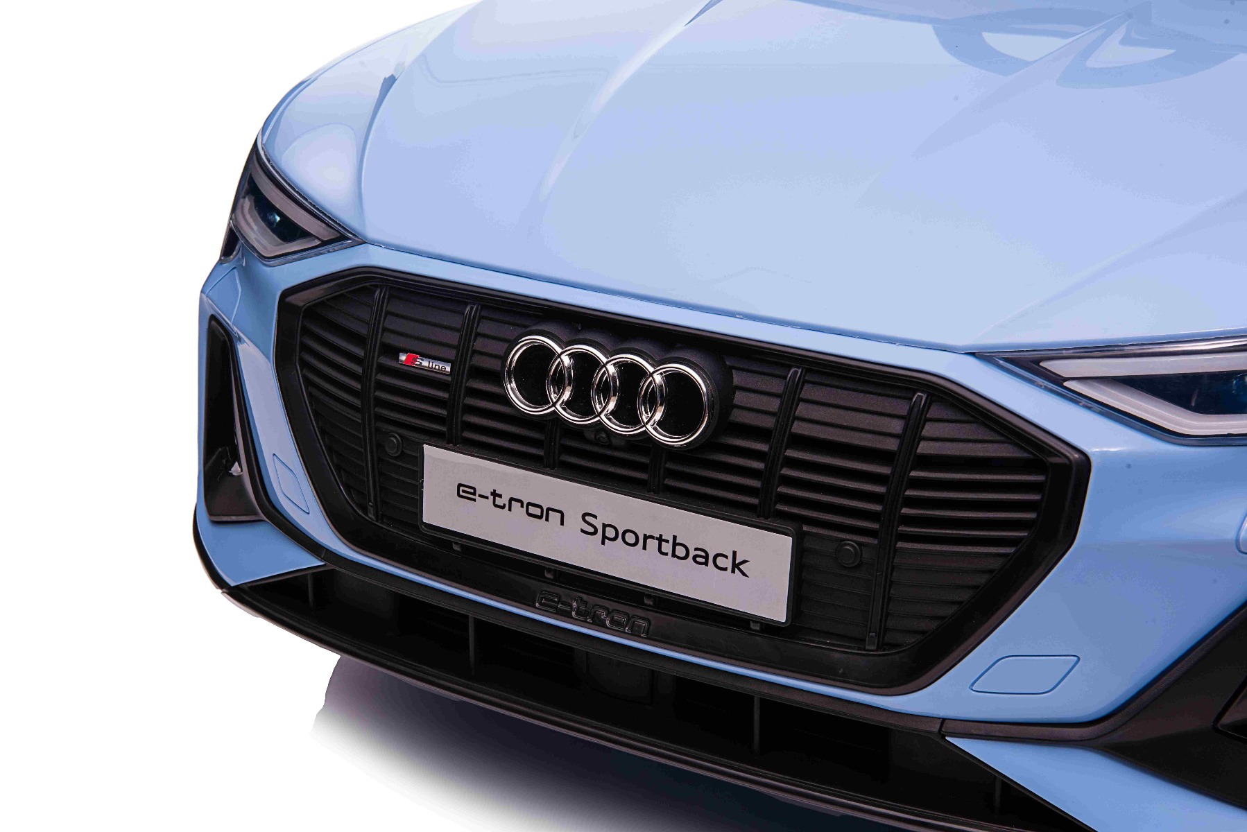Maşinuţa electrica copii Audi E-tron Sportback 12V, albastru, scaun lat cu un singur loc și centură de siguranță cu prindere în trei puncte, telecomandă 2.4 GHz, intrare USB/AUX, suspensie, baterie litiu, lumini LED, motor 2 x 25W, licență ORIGINALĂ - imagine 9