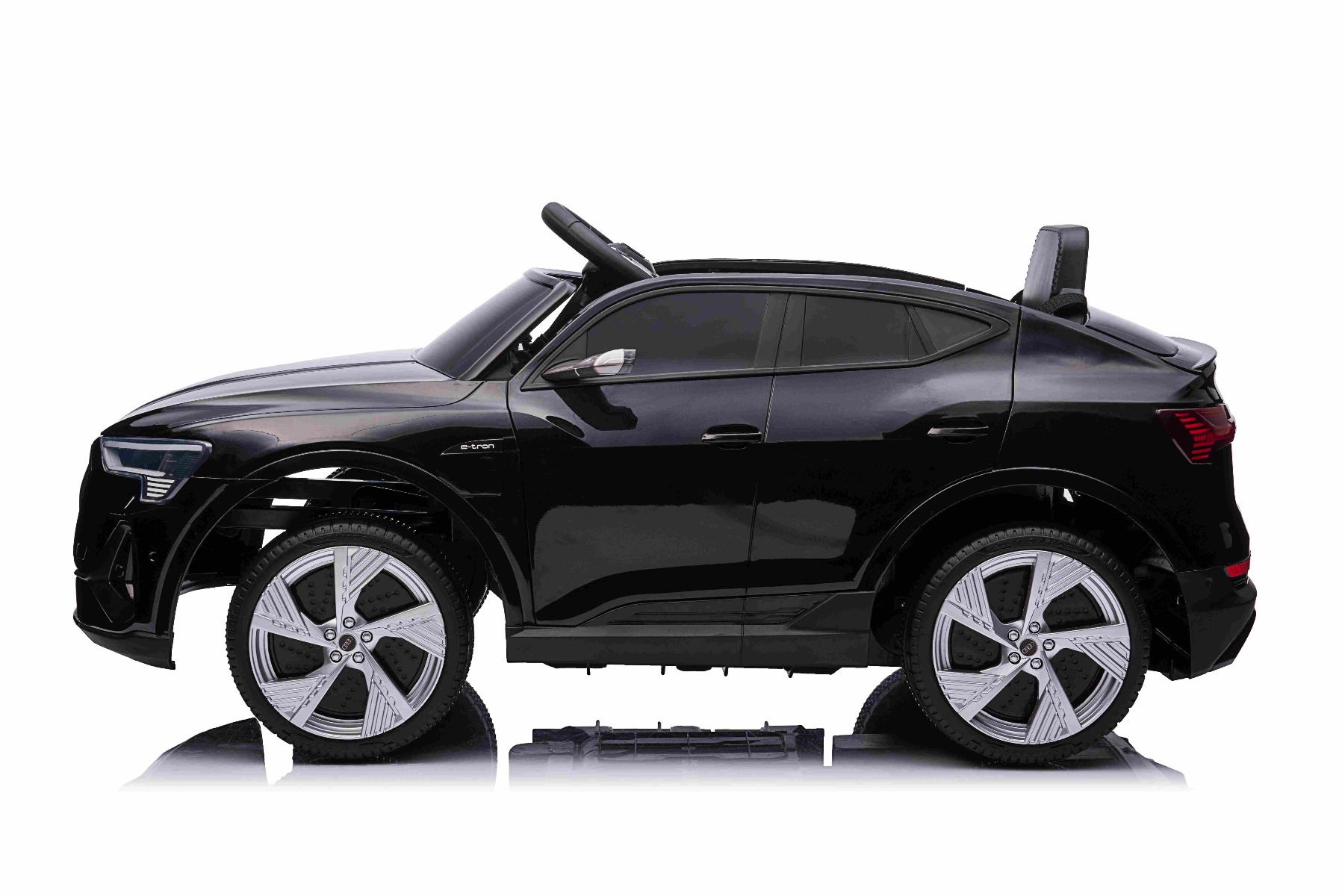 Maşinuţa electrica copii Audi E-tron Sportback 12V, negru, scaun lat cu un singur loc și centură de siguranță cu prindere în trei puncte, telecomandă 2.4 GHz, intrare USB/AUX, suspensie, baterie litiu, lumini LED, motor 2 x 25W, licență ORIGINALĂ - imagine 2