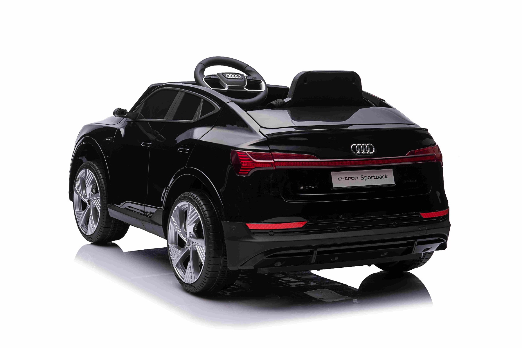 Maşinuţa electrica copii Audi E-tron Sportback 12V, negru, scaun lat cu un singur loc și centură de siguranță cu prindere în trei puncte, telecomandă 2.4 GHz, intrare USB/AUX, suspensie, baterie litiu, lumini LED, motor 2 x 25W, licență ORIGINALĂ - imagine 3