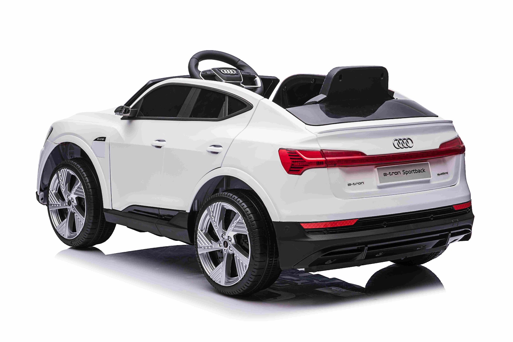 Maşinuţa electrica copii Audi E-tron Sportback 12V, alb, scaun lat cu un singur loc și centură de siguranță cu prindere în trei puncte, telecomandă 2.4 GHz, intrare USB/AUX, suspensie, baterie litiu, lumini LED, motor 2 x 25W, licență ORIGINALĂ - imagine 3