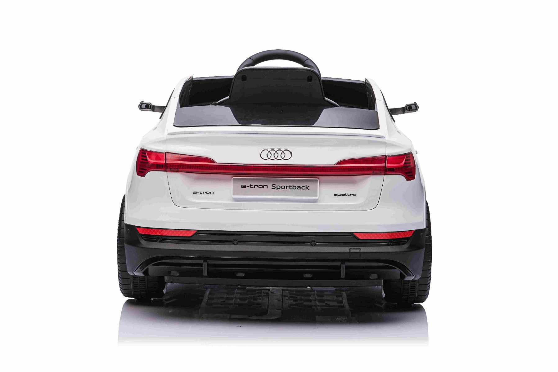 Maşinuţa electrica copii Audi E-tron Sportback 12V, alb, scaun lat cu un singur loc și centură de siguranță cu prindere în trei puncte, telecomandă 2.4 GHz, intrare USB/AUX, suspensie, baterie litiu, lumini LED, motor 2 x 25W, licență ORIGINALĂ - imagine 4