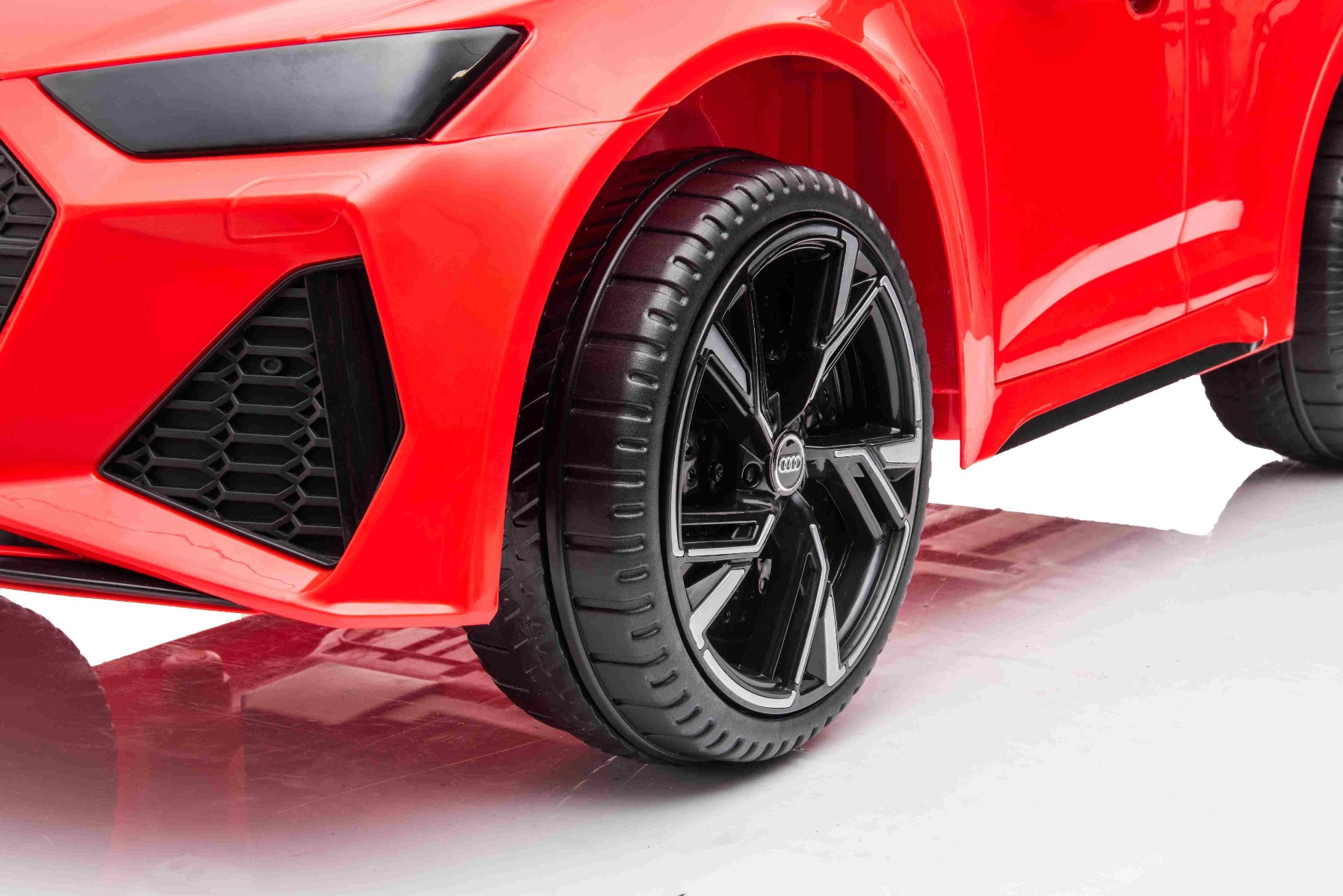 Mașină electrică Audi RS6, 12V, scaun piele, telecomandă 2.4GHz, comutator funcție telecomandă/ pedală, intrare USB, lumini LED, baterie 12V, roți moi EVA, 2 X MOTOR, roșu, licență ORIGINALĂ - imagine 5
