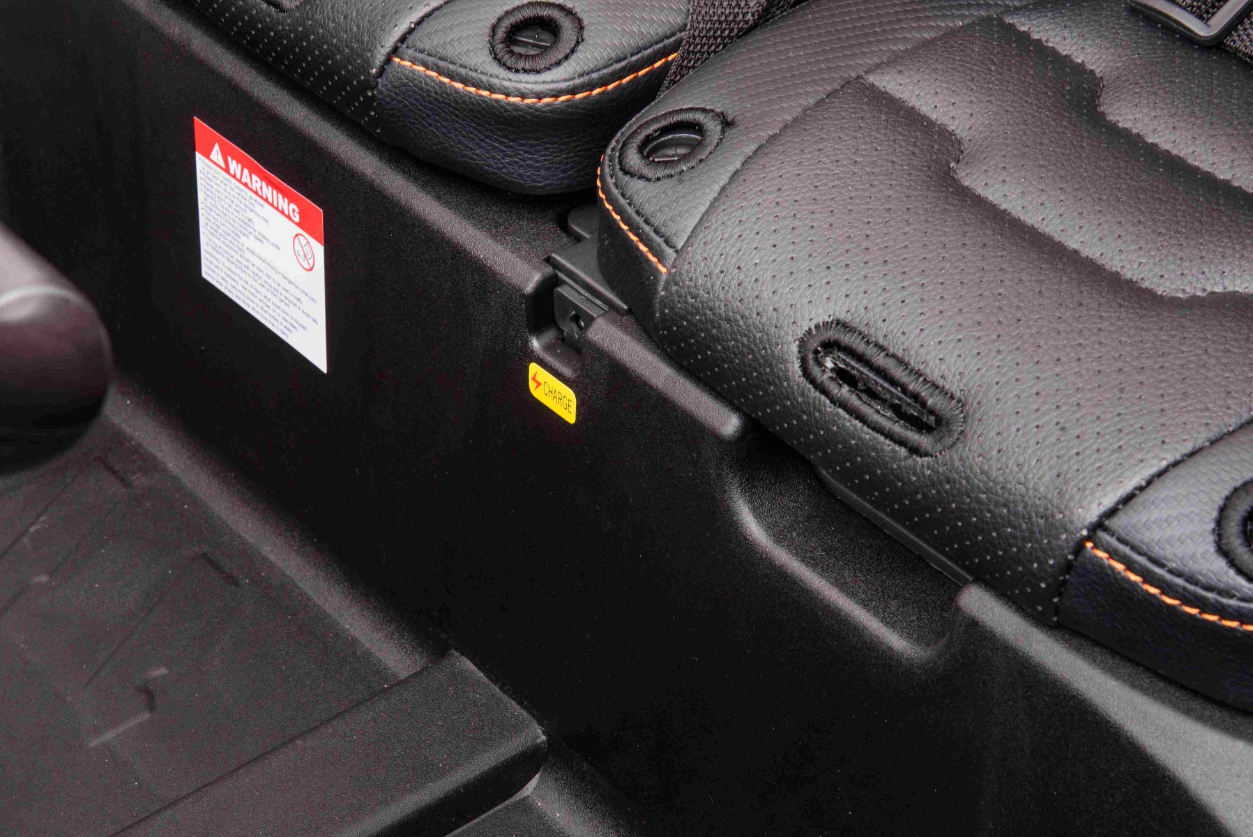 Mașină electrică copii Can-am Maverick 24V, portocaliu, cu două locuri, suspensie spate, telecomandă 2,4 Ghz, Baterie litiu portabilă, 4 motoare de 200 W, roți EVA, scaune din piele, player MP3 cu intrare USB/SD, model cu licență - imagine 12