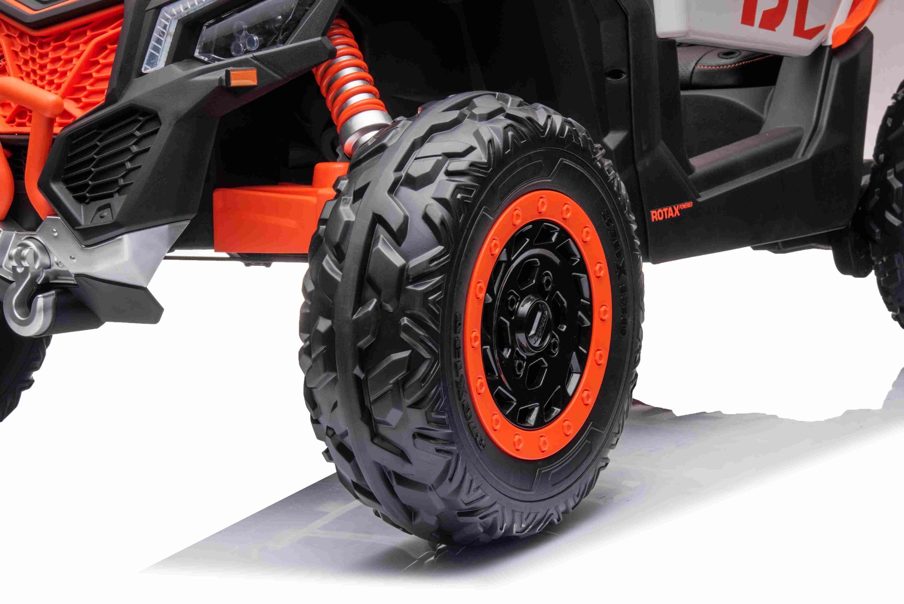 Mașină electrică copii Can-am Maverick 24V, portocaliu, cu două locuri, suspensie spate, telecomandă 2,4 Ghz, Baterie litiu portabilă, 4 motoare de 200 W, roți EVA, scaune din piele, player MP3 cu intrare USB/SD, model cu licență - imagine 13