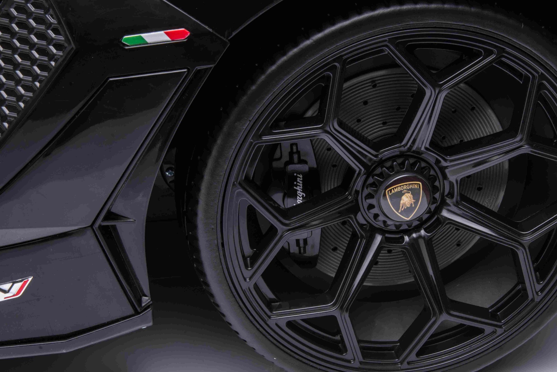 Mașină electrică copii Lamborghini Aventador 24V două locuri, caroserie lăcuită verde, 2.4 GHz DO, scaune moi din PU, afișaj LCD, suspensie, uși cu deschidere verticală, roți EVA moi, MOTOR 2 X 45W, licență ORIGINALĂ - imagine 12