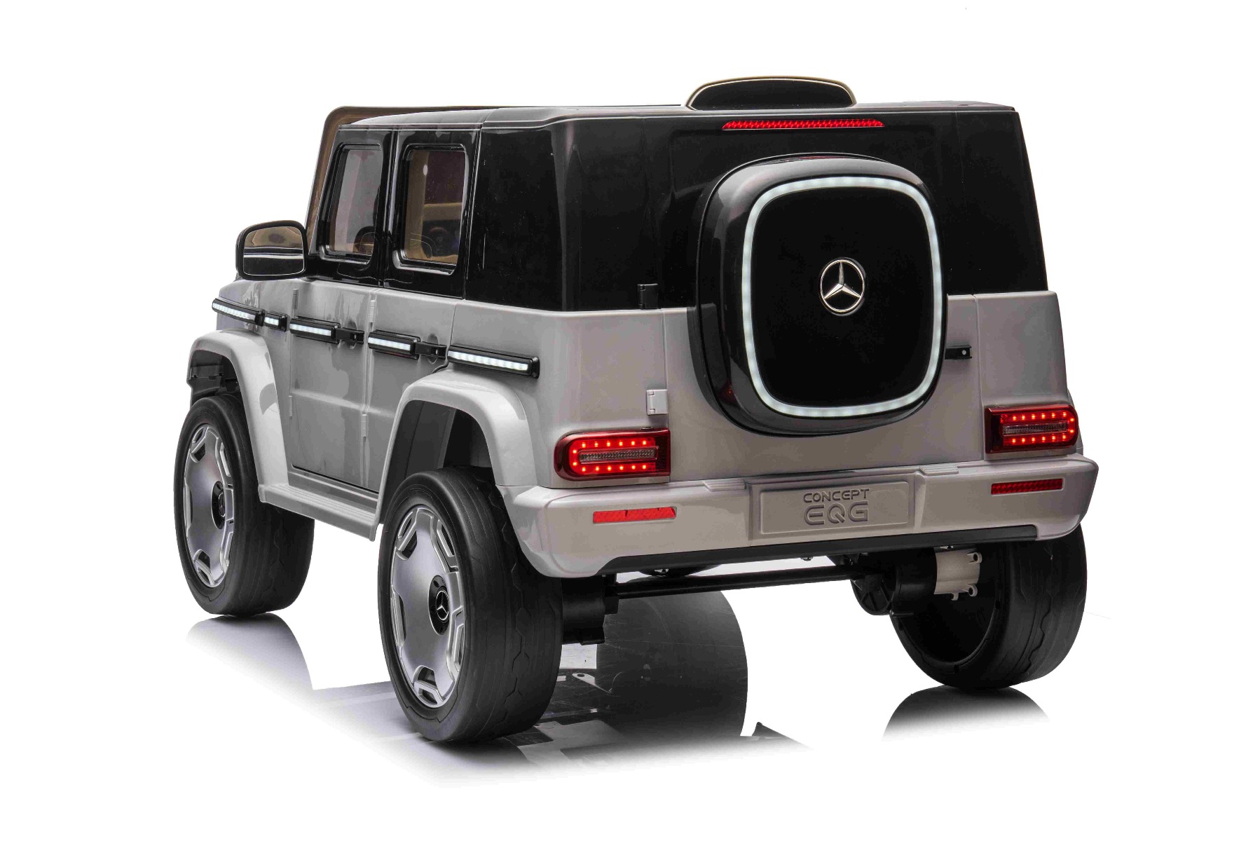 Mașinuță electrică de jucărie Mercedes-Benz EQG 12V, gri, componente ale caroseriei iluminate cu LED, lumini față și spate funcționale, telecomandă 2,4 GHz, intrare USB/Aux, baterie litiu, motor 2 x 35W, licență ORIGINALĂ - imagine 6