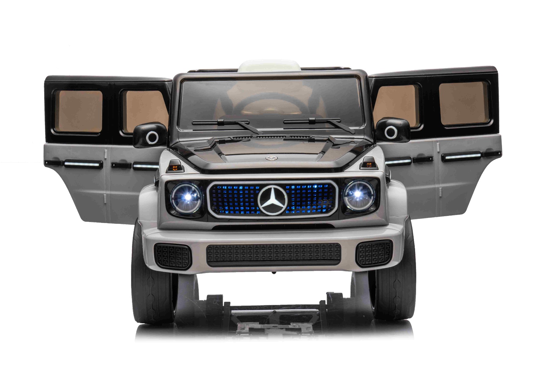 Mașinuță electrică de jucărie Mercedes-Benz EQG 12V, gri, componente ale caroseriei iluminate cu LED, lumini față și spate funcționale, telecomandă 2,4 GHz, intrare USB/Aux, baterie litiu, motor 2 x 35W, licență ORIGINALĂ - imagine 9