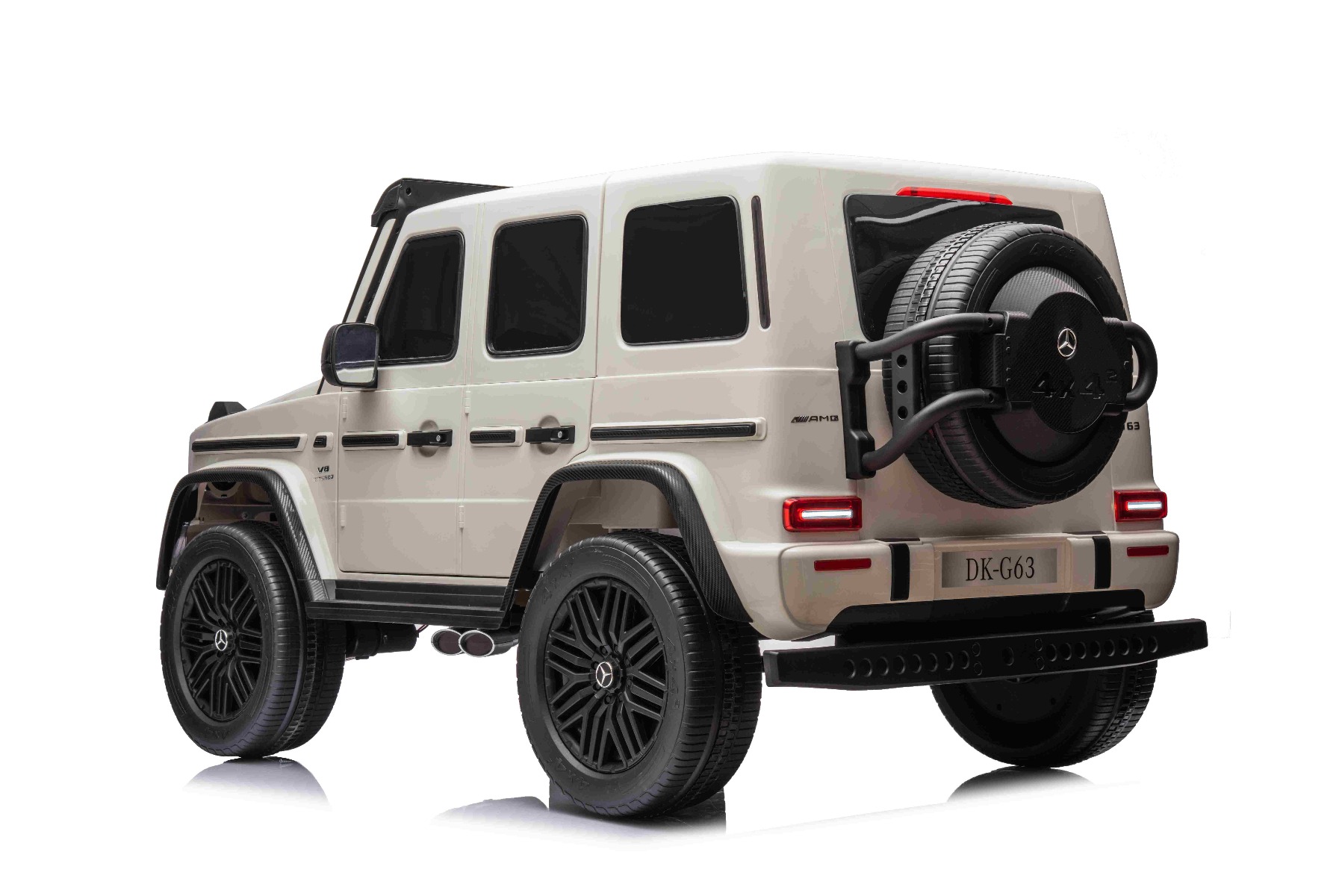 Mașină electrică Mercedes-Benz G63 AMG 4x4 cu două locuri 12V, alb, MP3 Player cu intrare USB/AUX, tracțiune 4x4, baterie 12V14Ah, roți EVA cu suspensie, scaune din piele, telecomandă, licențiat - imagine 20