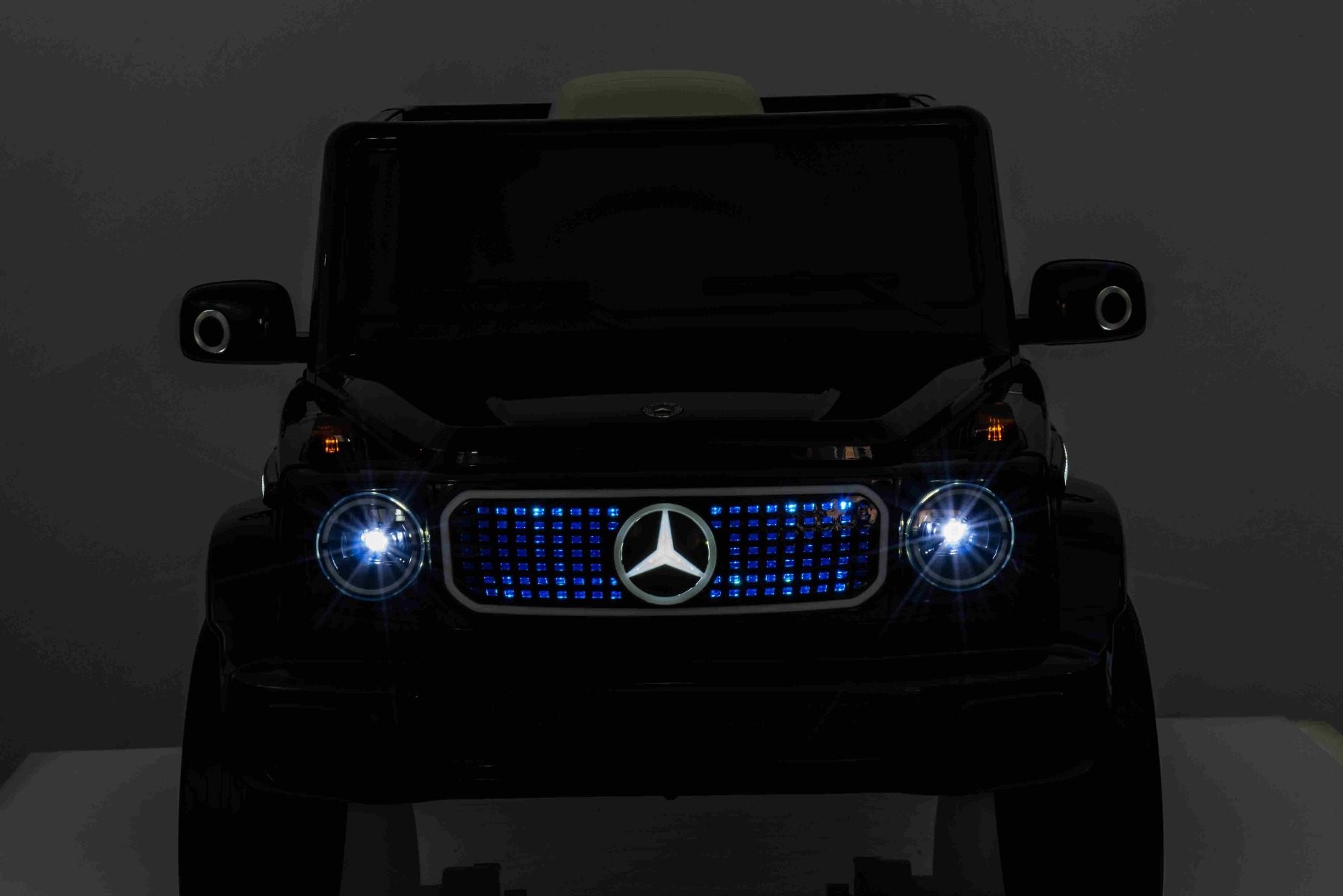 Mașinuță electrică de jucărie Mercedes-Benz EQG 12V, negru, componente ale caroseriei iluminate cu LED, lumini față și spate funcționale, telecomandă 2,4 GHz, intrare USB/Aux, baterie litiu, motor 2 x 35W, licență ORIGINALĂ - imagine 36