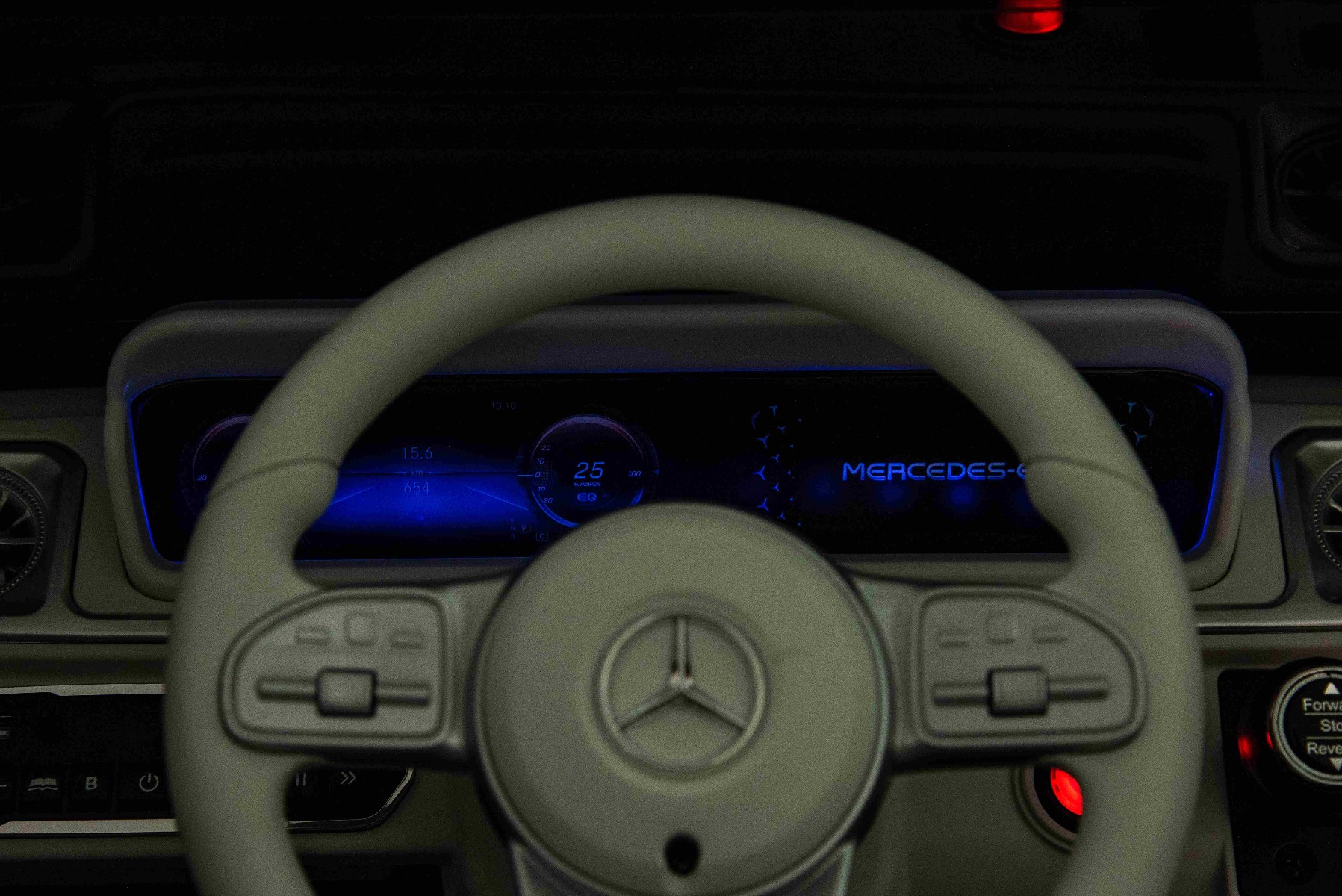 Mașinuță electrică de jucărie Mercedes-Benz EQG 12V, alb, componente ale caroseriei iluminate cu LED, lumini față și spate funcționale, telecomandă 2,4 GHz, intrare USB/Aux, baterie litiu, motor 2 x 35W, licență ORIGINALĂ - imagine 3
