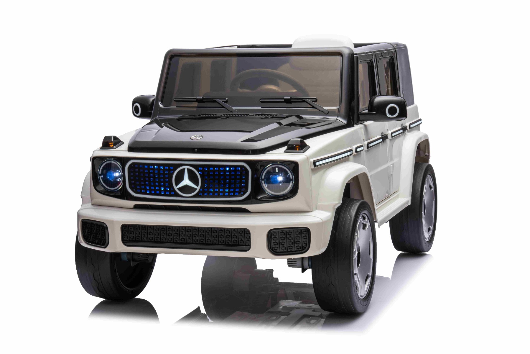Mașinuță electrică de jucărie Mercedes-Benz EQG 12V, alb, componente ale caroseriei iluminate cu LED, lumini față și spate funcționale, telecomandă 2,4 GHz, intrare USB/Aux, baterie litiu, motor 2 x 35W, licență ORIGINALĂ - imagine 6