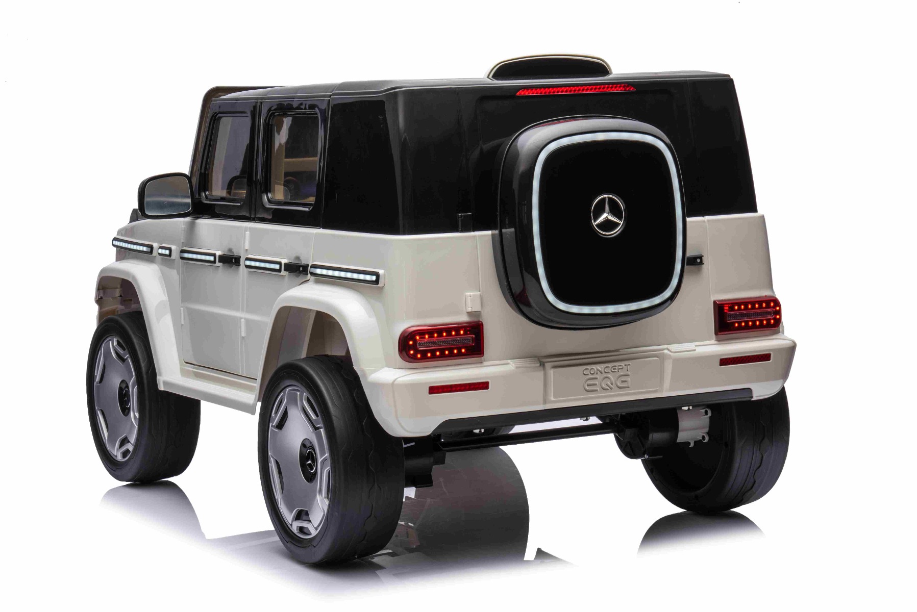 Mașinuță electrică de jucărie Mercedes-Benz EQG 12V, alb, componente ale caroseriei iluminate cu LED, lumini față și spate funcționale, telecomandă 2,4 GHz, intrare USB/Aux, baterie litiu, motor 2 x 35W, licență ORIGINALĂ - imagine 9