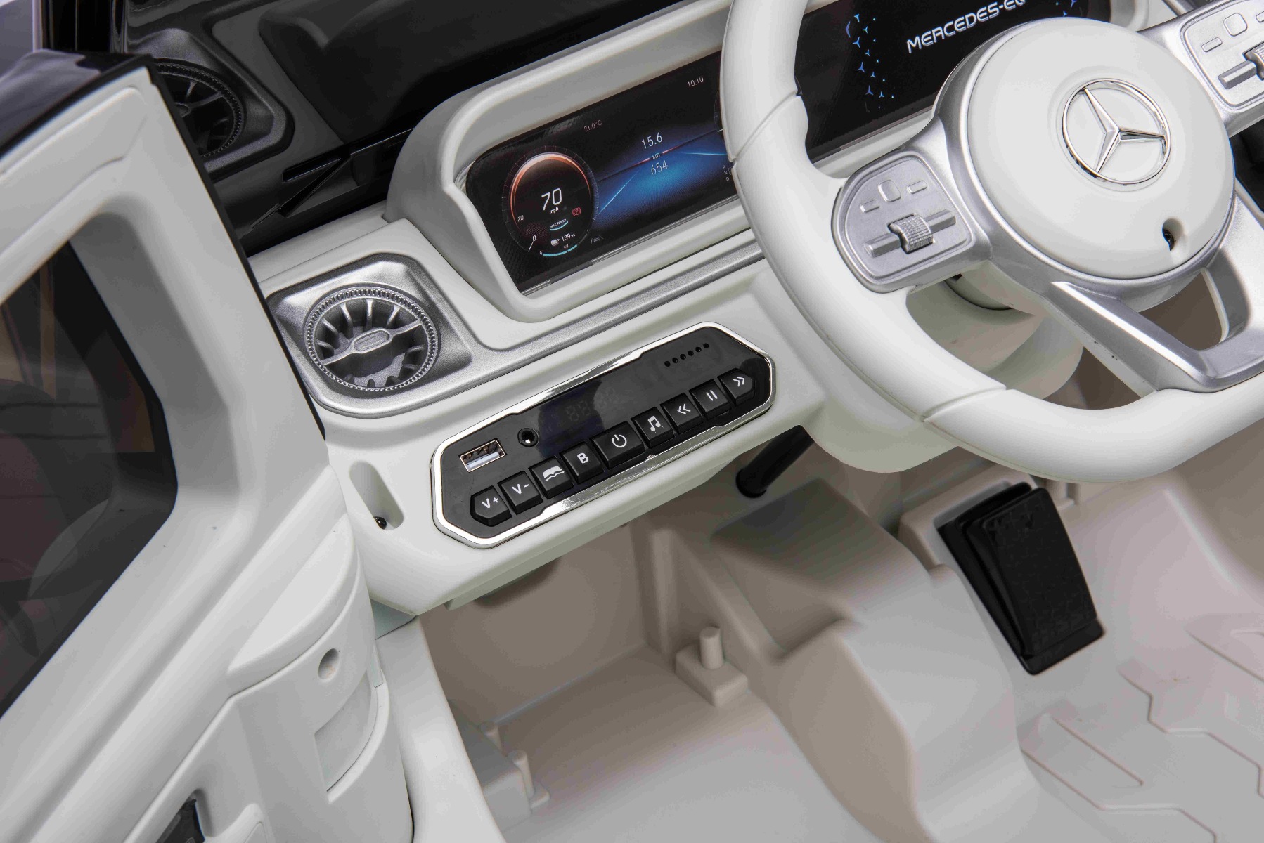 Mașinuță electrică de jucărie Mercedes-Benz EQG 12V, alb, componente ale caroseriei iluminate cu LED, lumini față și spate funcționale, telecomandă 2,4 GHz, intrare USB/Aux, baterie litiu, motor 2 x 35W, licență ORIGINALĂ - imagine 39
