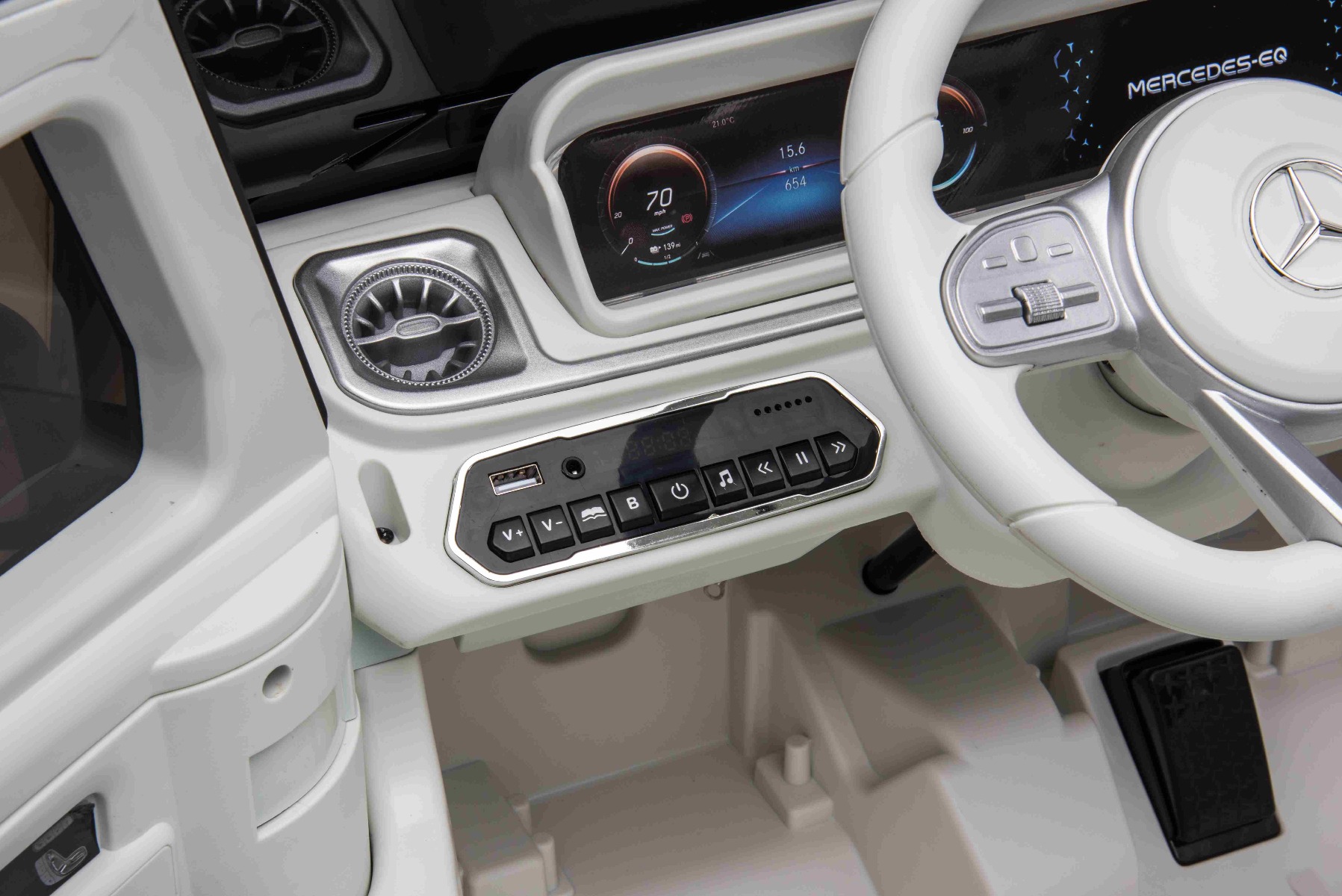 Mașinuță electrică de jucărie Mercedes-Benz EQG 12V, alb, componente ale caroseriei iluminate cu LED, lumini față și spate funcționale, telecomandă 2,4 GHz, intrare USB/Aux, baterie litiu, motor 2 x 35W, licență ORIGINALĂ - imagine 40