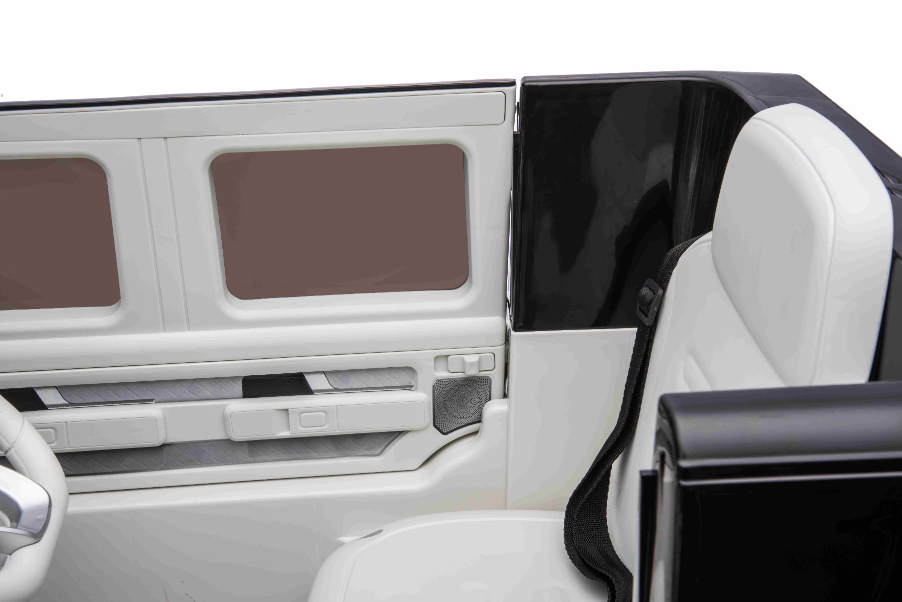 Mașinuță electrică de jucărie Mercedes-Benz EQG 12V, alb, componente ale caroseriei iluminate cu LED, lumini față și spate funcționale, telecomandă 2,4 GHz, intrare USB/Aux, baterie litiu, motor 2 x 35W, licență ORIGINALĂ - imagine 41