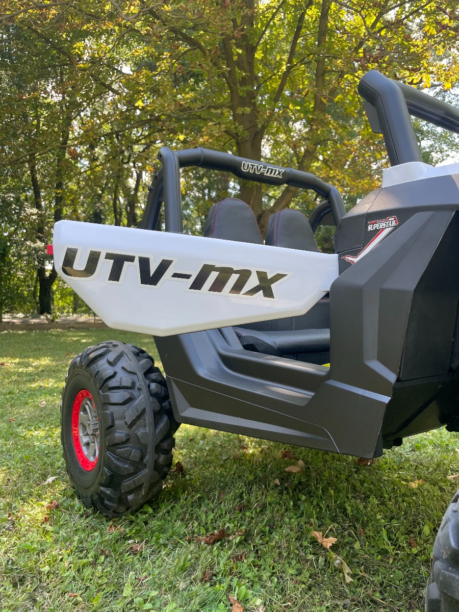 Mașinuță electrică de jucărie NEW RSX 24V, alb, tracțiune 4x4, baterie litiu, roți EVA, suspensii, scaun din piele artificială cu două locuri, telecomandă, player MP3 cu intrare USB/AUX - imagine 2