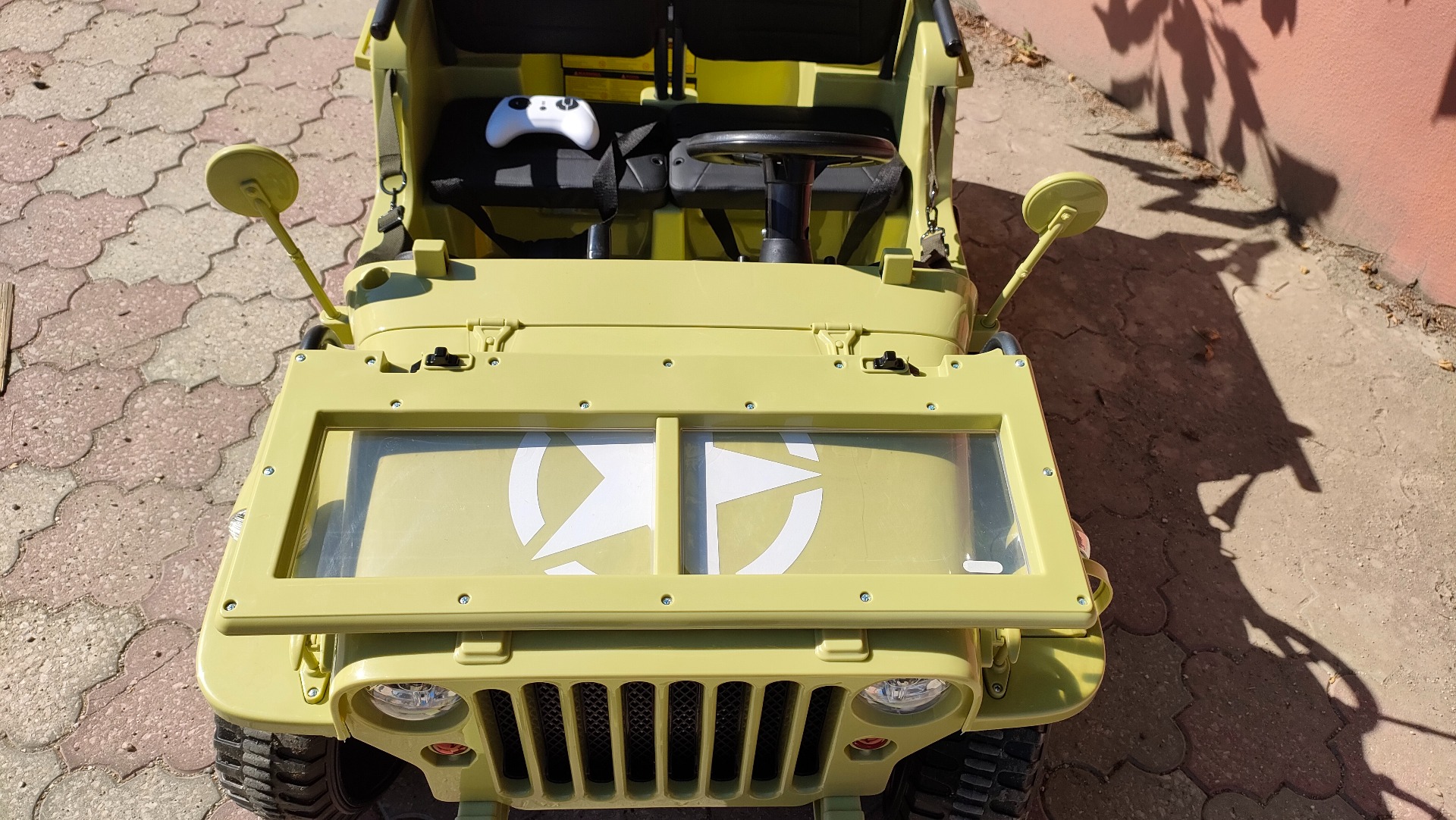 Mașinuță electrică pentru copii SUA ARMY-4X4, cu trei locuri, MP3 Player cu intrare USB / SD, suspensie integrală, lumini LED, parbriz pliabil, baterie portabilă 12V14AH, roți EVA, scaune din piele, telecomandă de 2,4 GHz, 4x4 - imagine 47