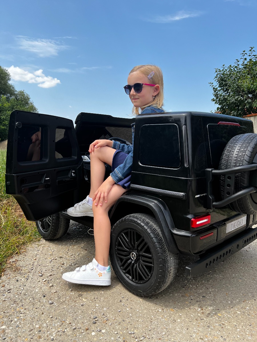 Mașină electrică Mercedes-Benz G63 AMG 4x4 cu două locuri 12V, alb, MP3 Player cu intrare USB/AUX, tracțiune 4x4, baterie 12V14Ah, roți EVA cu suspensie, scaune din piele, telecomandă, licențiat - imagine 29