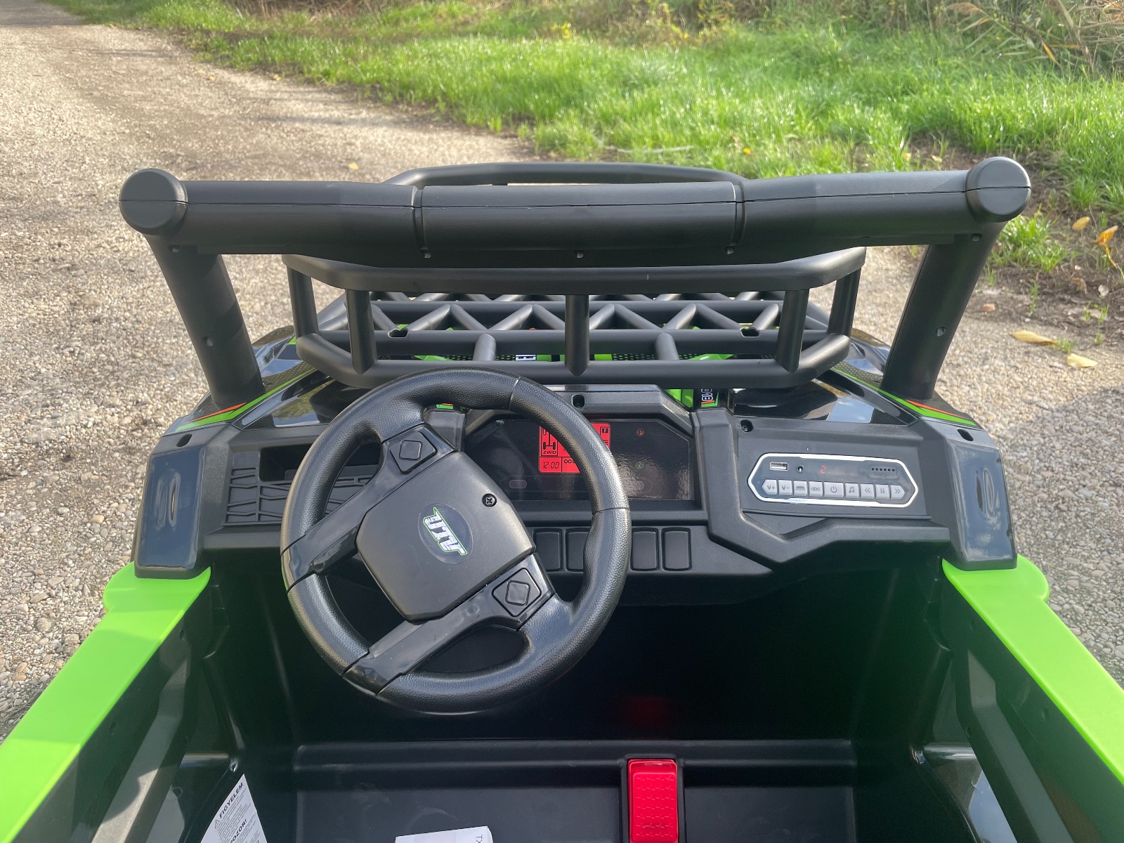 Mașină electrică pentru copii UTV 24V, roșie, două locuri, motor 2 x 200 W, Baterie litiu, roți EVA, osii cu arcuri, frână electrică, scaun tapițat, 2.4 GHz DO, două locuri, USB, AUX - imagine 6