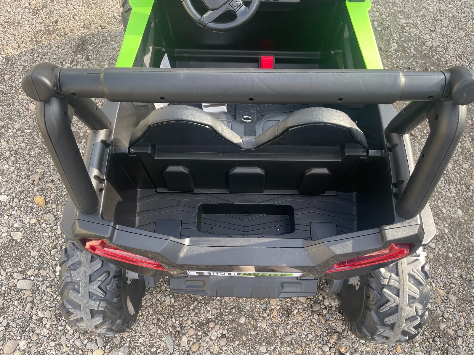 Mașină electrică pentru copii UTV 24V, roșie, două locuri, motor 2 x 200 W, Baterie litiu, roți EVA, osii cu arcuri, frână electrică, scaun tapițat, 2.4 GHz DO, două locuri, USB, AUX - imagine 8