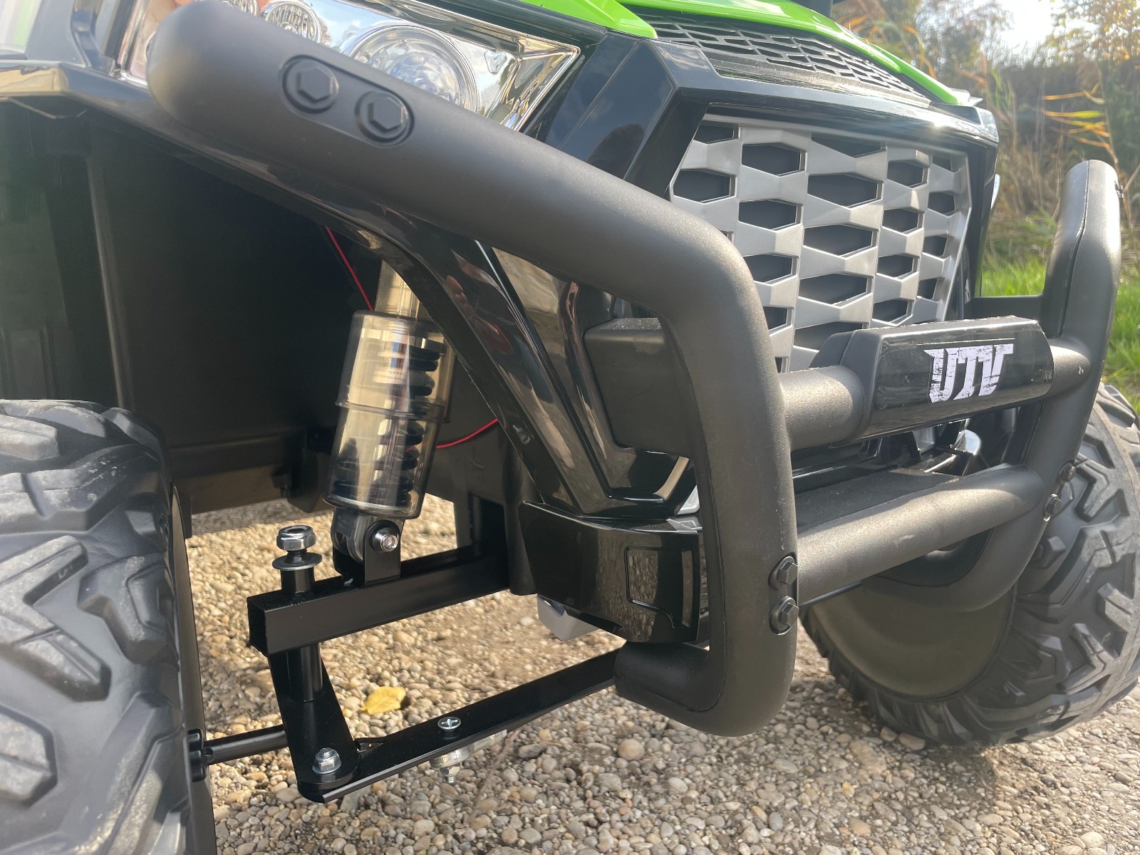 Mașină electrică pentru copii UTV 24V, roșie, două locuri, motor 2 x 200 W, Baterie litiu, roți EVA, osii cu arcuri, frână electrică, scaun tapițat, 2.4 GHz DO, două locuri, USB, AUX - imagine 13