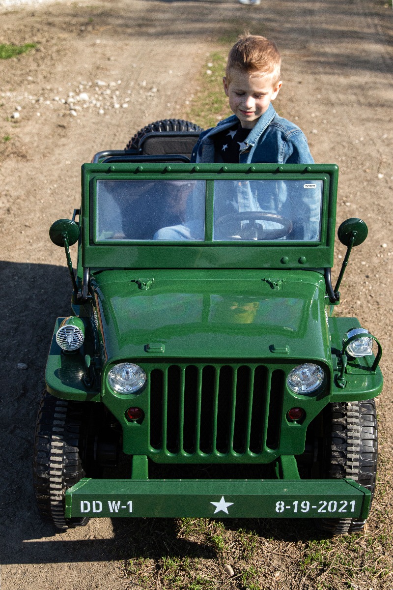 Mașinuță electrică pentru copii SUA ARMY-4X4, cu trei locuri, MP3 Player cu intrare USB / SD, suspensie integrală, lumini LED, parbriz pliabil, baterie portabilă 12V14AH, roți EVA, scaune din piele, telecomandă de 2,4 GHz, 4x4 - imagine 16