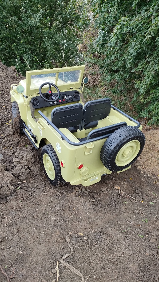 Mașinuță electrică pentru copii SUA ARMY-4X4, Verde, cu trei locuri, MP3 Player cu intrare USB / SD, suspensie integrală, lumini LED, parbriz pliabil, baterie portabilă 12V14AH, roți EVA, scaune din piele, telecomandă de 2,4 GHz, 4x4 - imagine 28