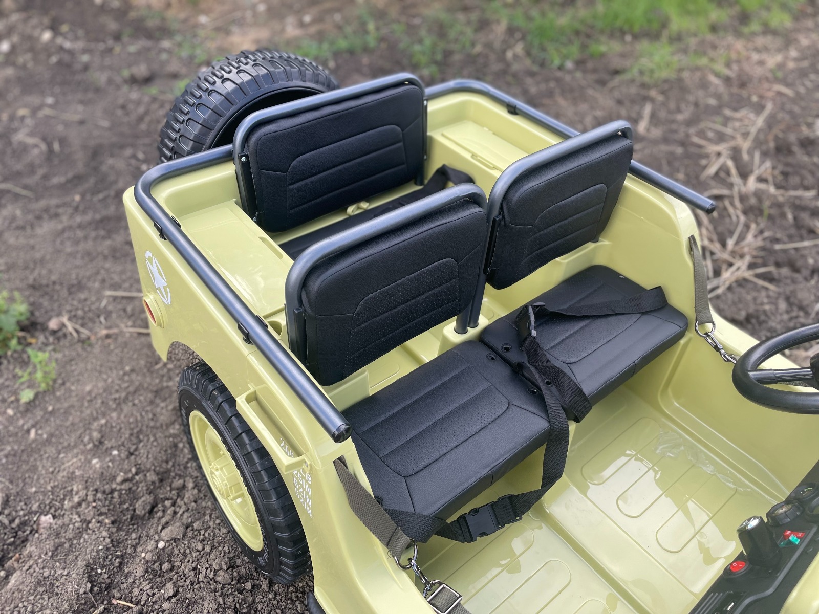 Mașinuță electrică pentru copii SUA ARMY-4X4, cu trei locuri, MP3 Player cu intrare USB / SD, suspensie integrală, lumini LED, parbriz pliabil, baterie portabilă 12V14AH, roți EVA, scaune din piele, telecomandă de 2,4 GHz, 4x4 - imagine 29