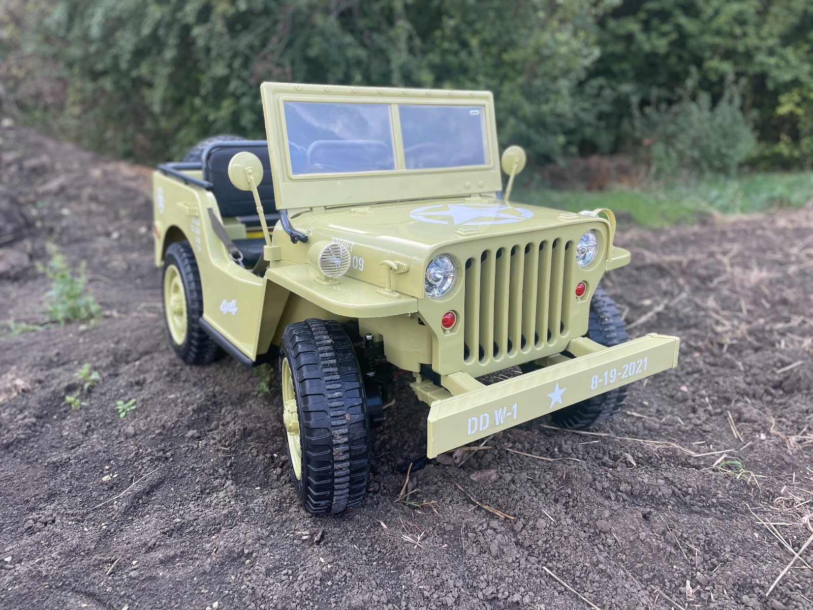 Mașinuță electrică pentru copii SUA ARMY-4X4, cu trei locuri, MP3 Player cu intrare USB / SD, suspensie integrală, lumini LED, parbriz pliabil, baterie portabilă 12V14AH, roți EVA, scaune din piele, telecomandă de 2,4 GHz, 4x4 - imagine 30