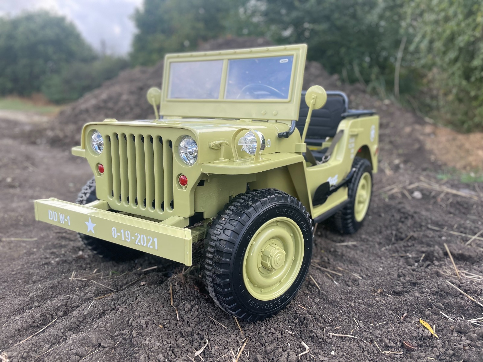 Mașinuță electrică pentru copii SUA ARMY-4X4, Verde, cu trei locuri, MP3 Player cu intrare USB / SD, suspensie integrală, lumini LED, parbriz pliabil, baterie portabilă 12V14AH, roți EVA, scaune din piele, telecomandă de 2,4 GHz, 4x4 - imagine 27