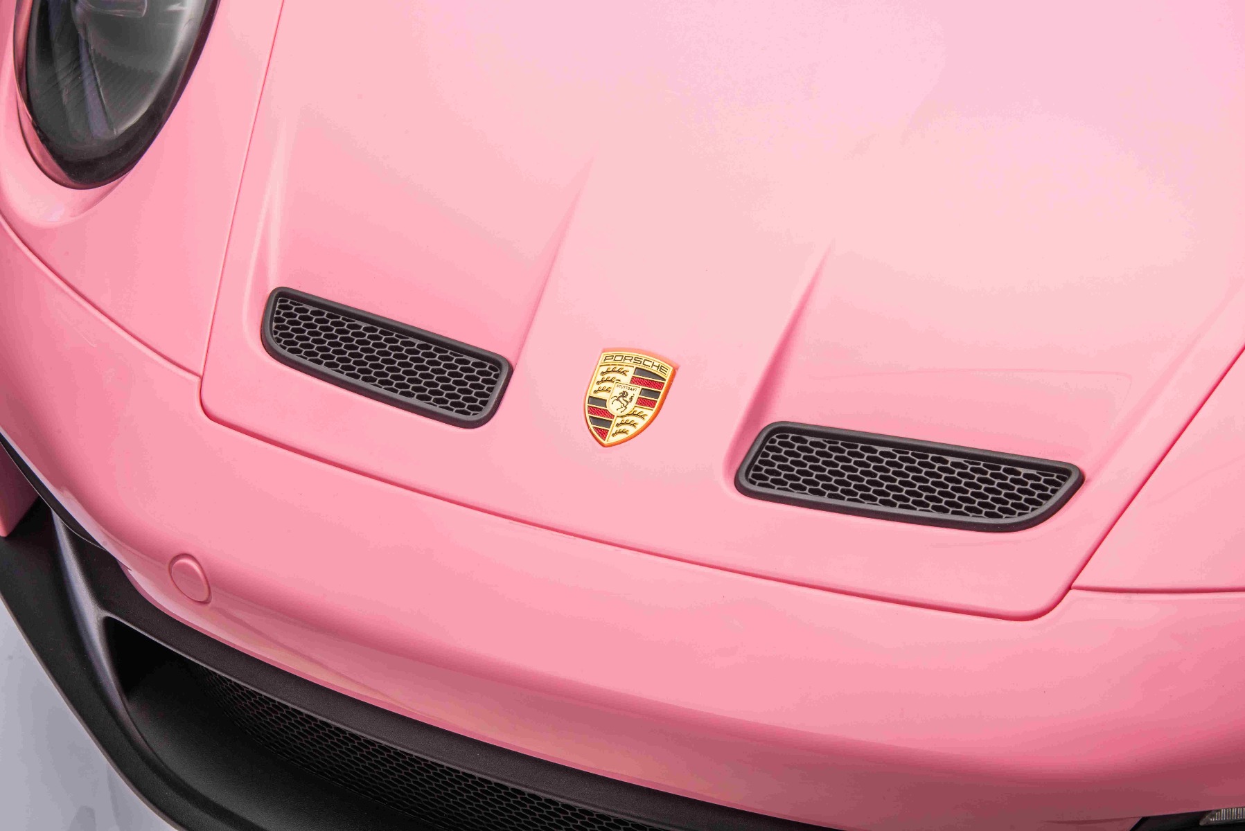 Mașină electrică copii Porsche 911 24V cu tracțiune 4x4, roz, scaun cu două locuri, telecomandă 2.4 GHz, intrare USB/AUX, motoare 200W, suspensie, baterie litiu, lumini LED față și spate, licență ORIGINALĂ - imagine 13