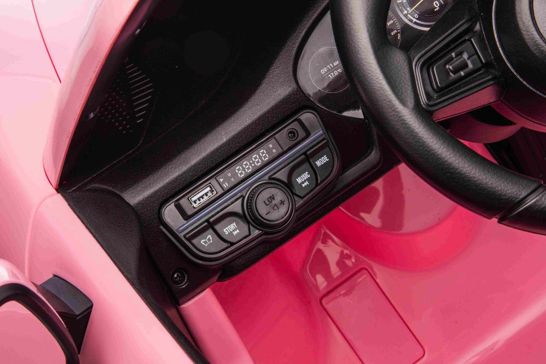 Mașină electrică copii Porsche 911 24V cu tracțiune 4x4, roz, scaun cu două locuri, telecomandă 2.4 GHz, intrare USB/AUX, motoare 200W, suspensie, baterie litiu, lumini LED față și spate, licență ORIGINALĂ - imagine 18