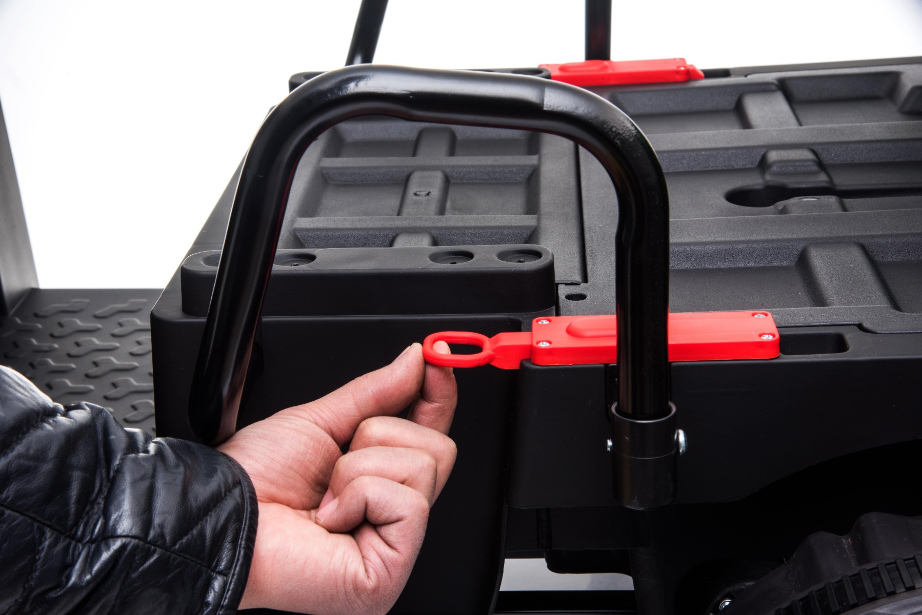 Mașină electrică copii FARM RIDER 6X6 cu tracțiune pe 4 roți, baterie 2x12V, roți EVA, suspensii, telecomandă 2,4 GHz, 2 locuri, MP3 player cu intrare USB / SD, Bluetooth - imagine 18