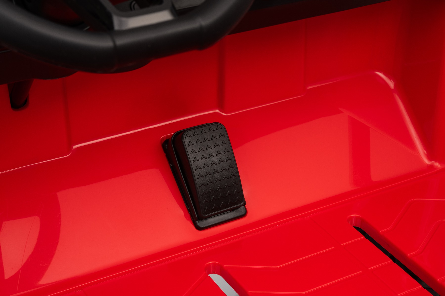 Maşinuţa electrica copii OFFRIDE 4x4² cu două locuri, 24V, roșu, player MP3 cu intrare USB/AUX, transmisie 4x4, baterie litiu, roți EVA cu suspensie, telecomandă, lumini LED - imagine 39