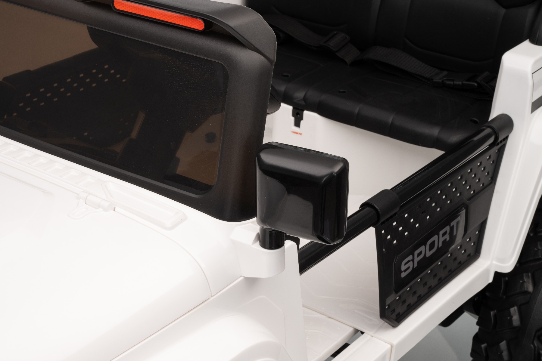 Maşinuţa electrica copii OFFRIDE 4x4² cu două locuri, 24V, negru, player MP3 cu intrare USB/AUX, transmisie 4x4, baterie litiu, roți EVA cu suspensie, telecomandă, lumini LED - imagine 26