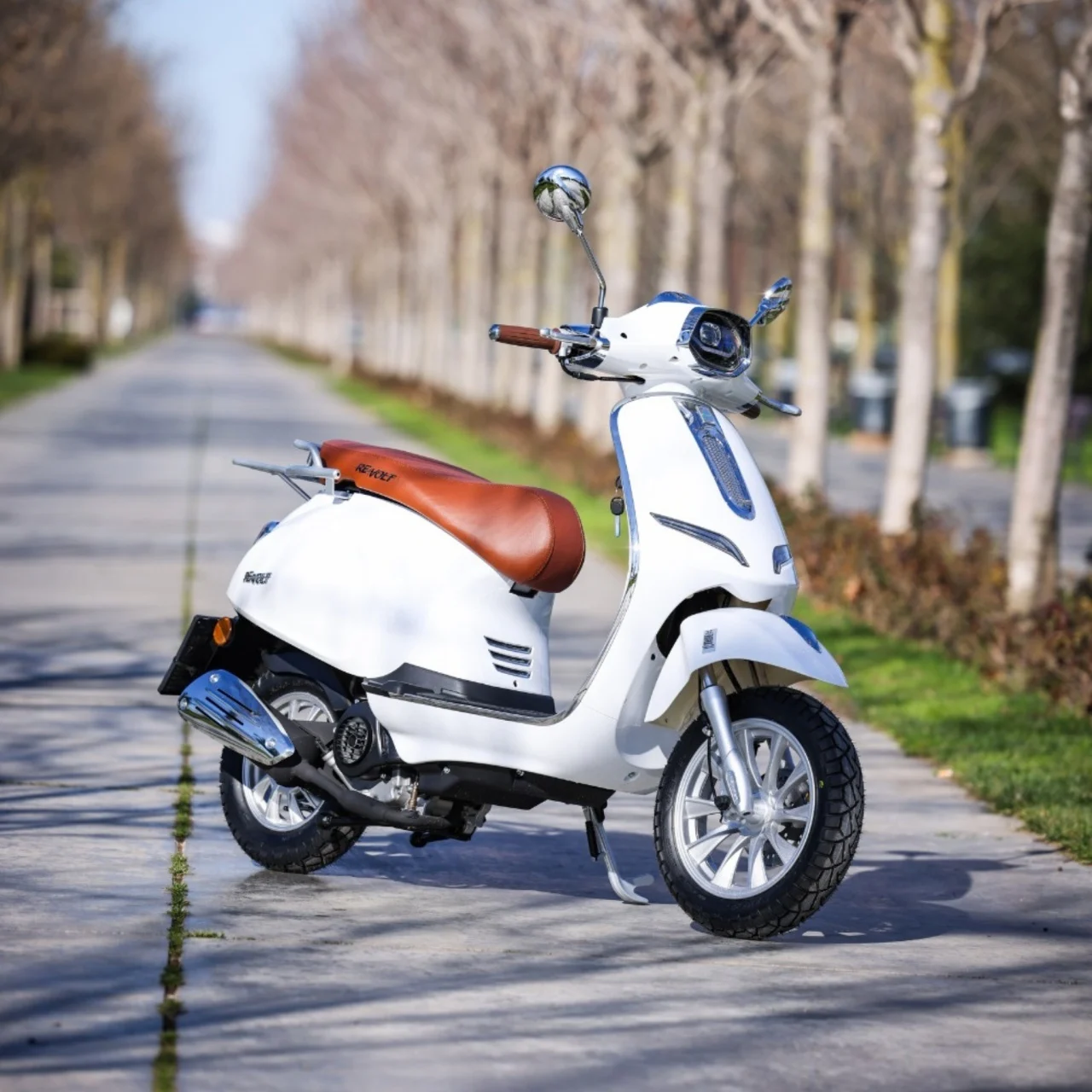 scuter benzina voltarom rs4 alb 45 km h 50 cc 2 94cp euro5 in 4 timpi11740.webp